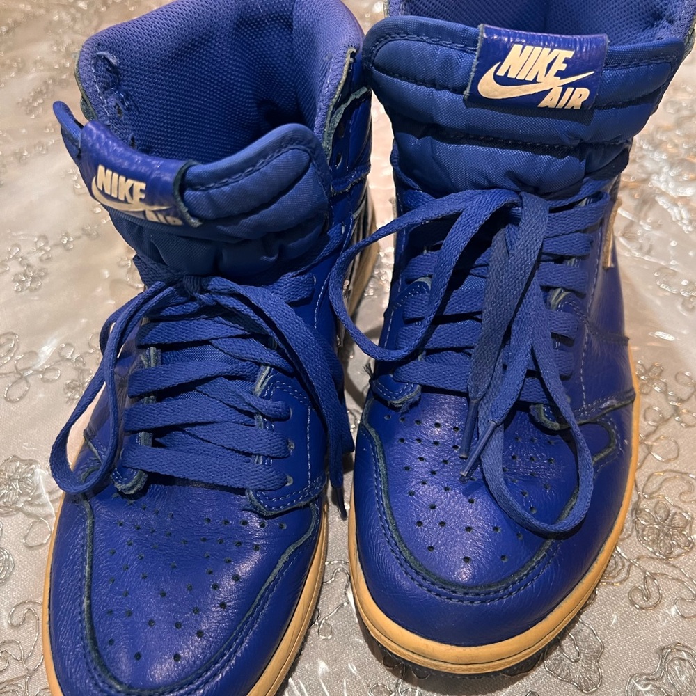 Blue Nike Air Jordans Size 7.5 - Picture 2 of 3
